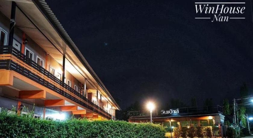 Winhouse Hotel Nan Exterior photo